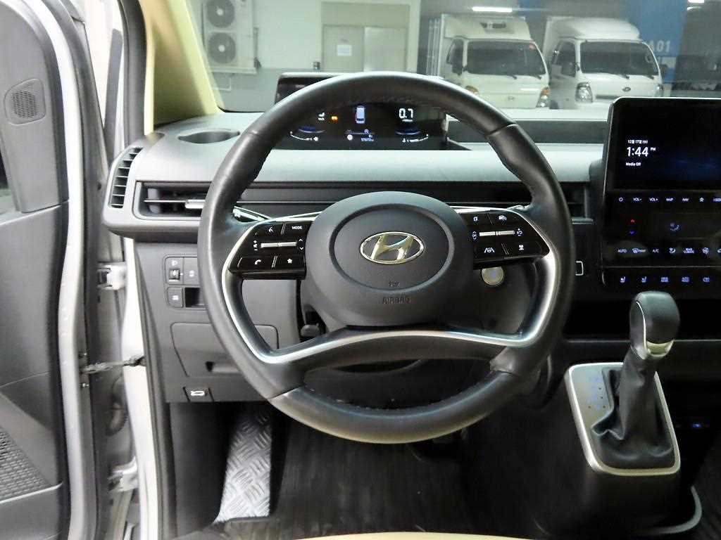 HYUNDAI Staria - Vista 7