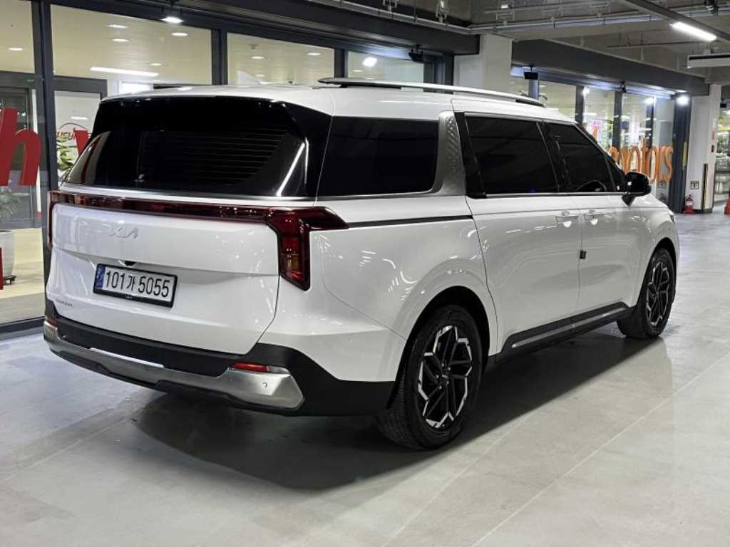 KIA Carnival - Vista 4