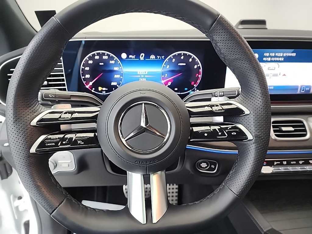 Mercedes Benz GLE Class - Vista 9