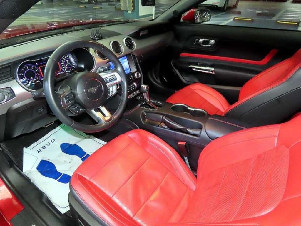 Ford Mustang - Vista 10