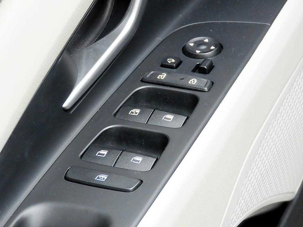 HYUNDAI Avante - Vista 12