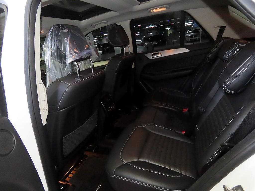 Mercedes Benz GLE Class - Vista 7