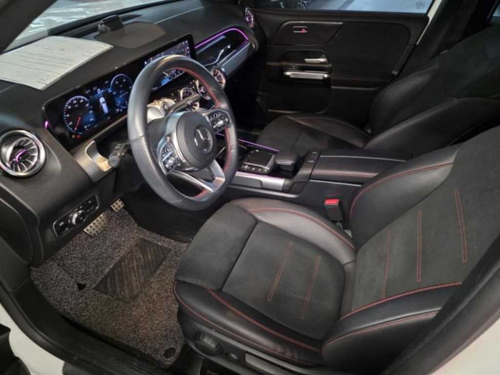 Mercedes Benz GLB Class - Vista 10