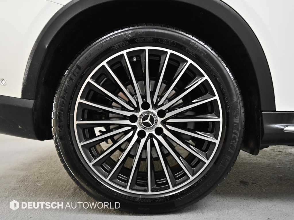 Mercedes Benz GLC Class - Vista 5