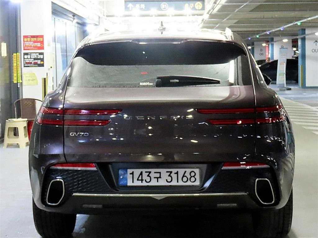 Genesis GV70 - Vista 5