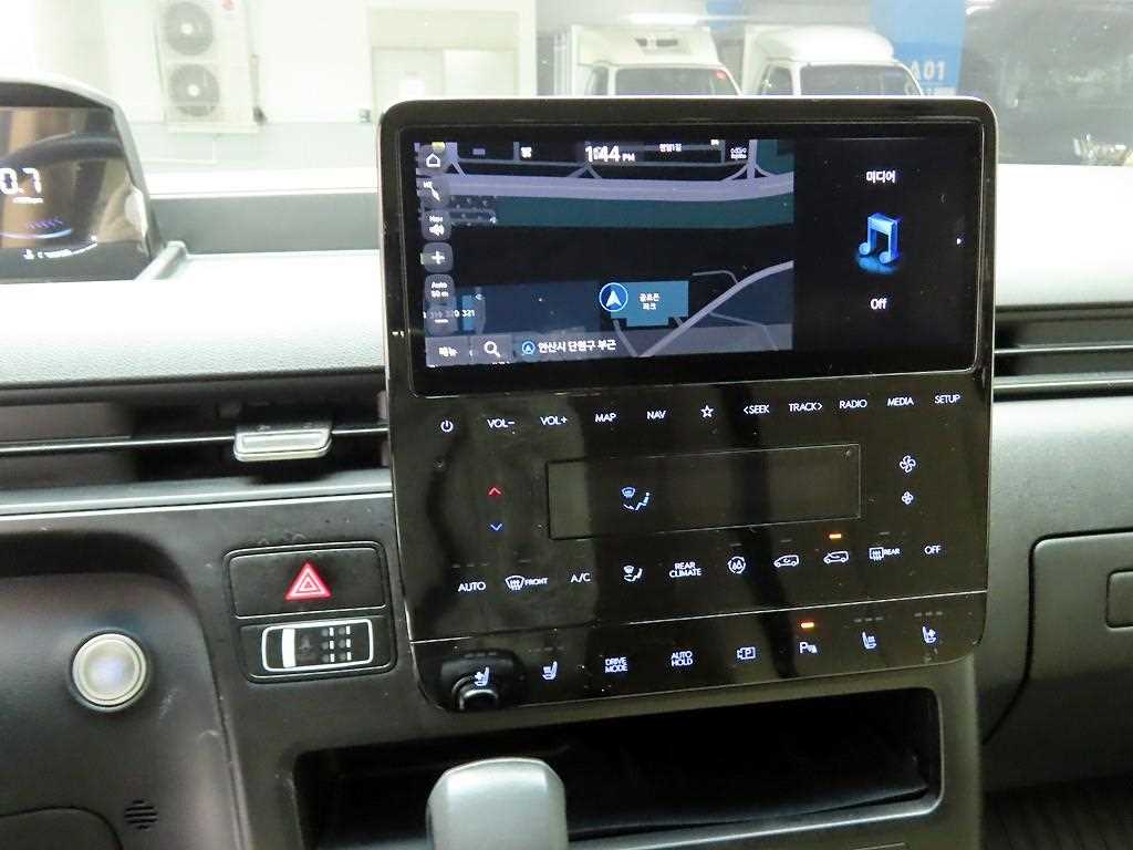 HYUNDAI Staria - Vista 11