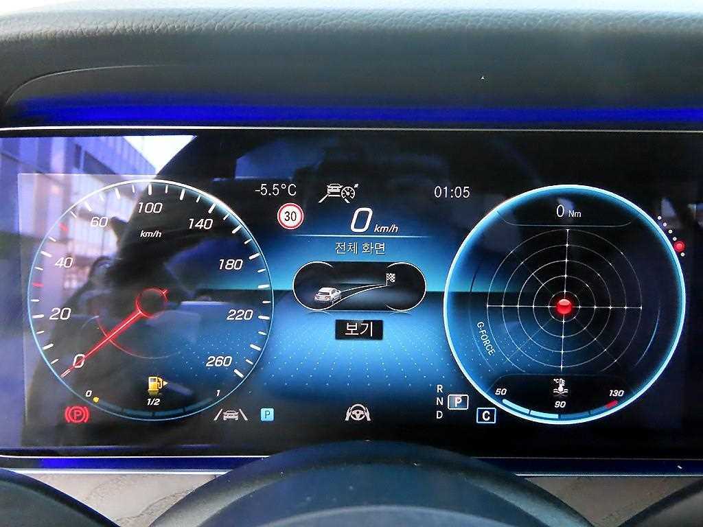 Mercedes Benz E class - Vista 9