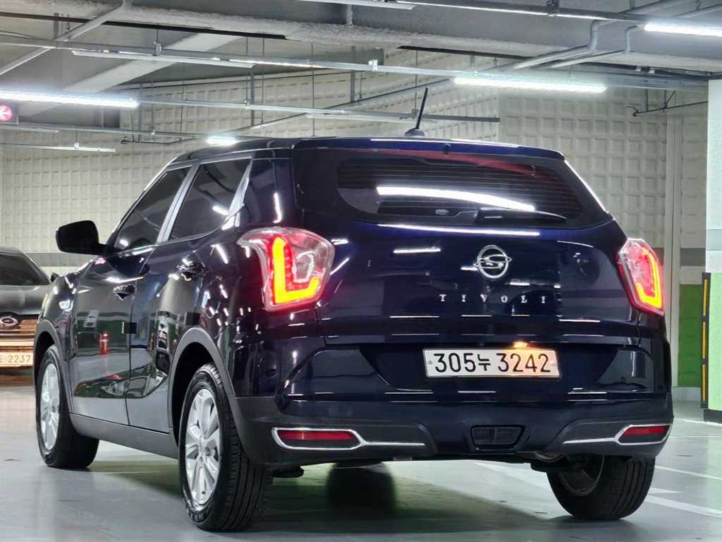 Ssangyong Tivoli - Vista 4