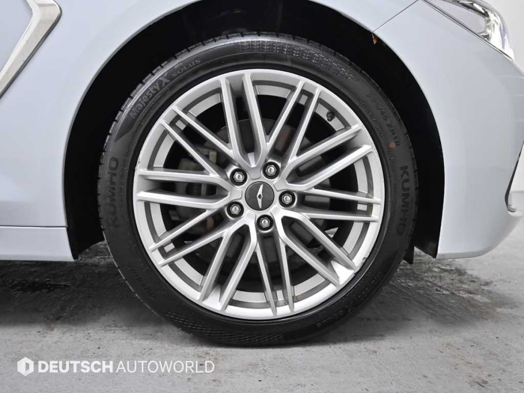 Genesis G70 - Vista 5