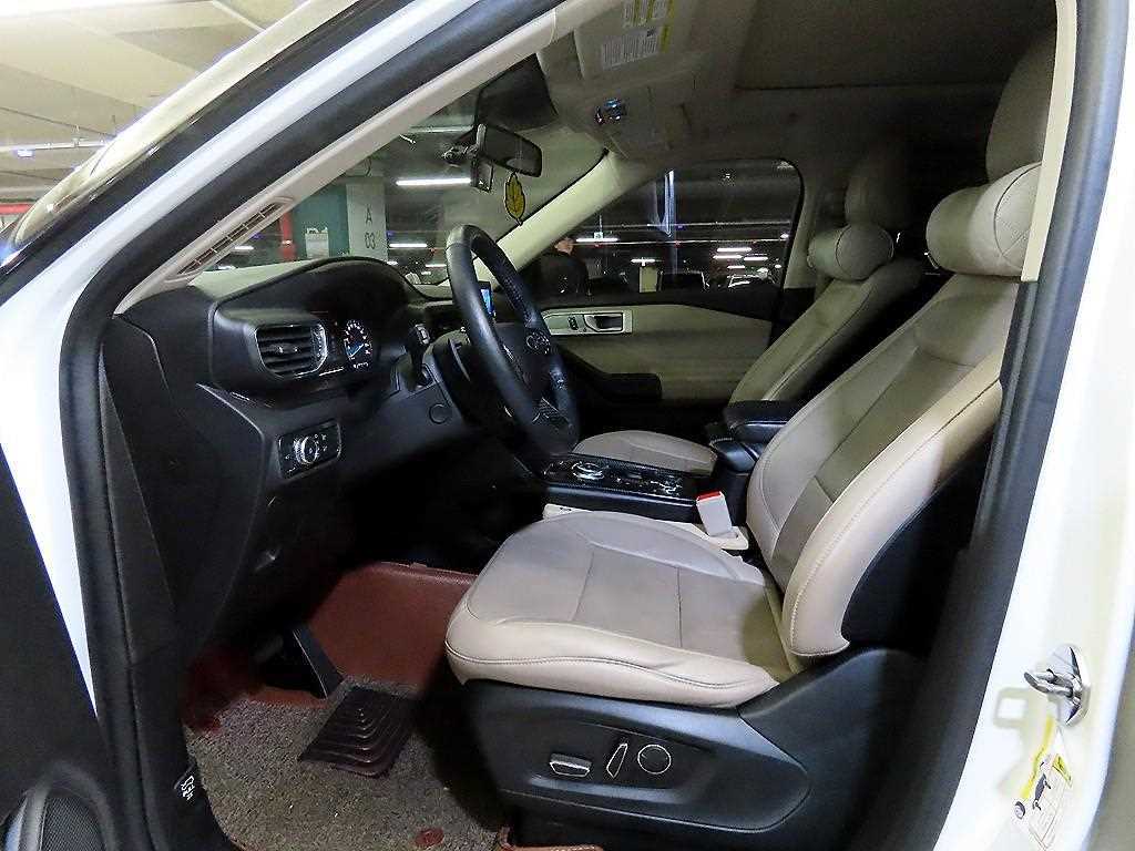 Ford Explorer - Vista 6