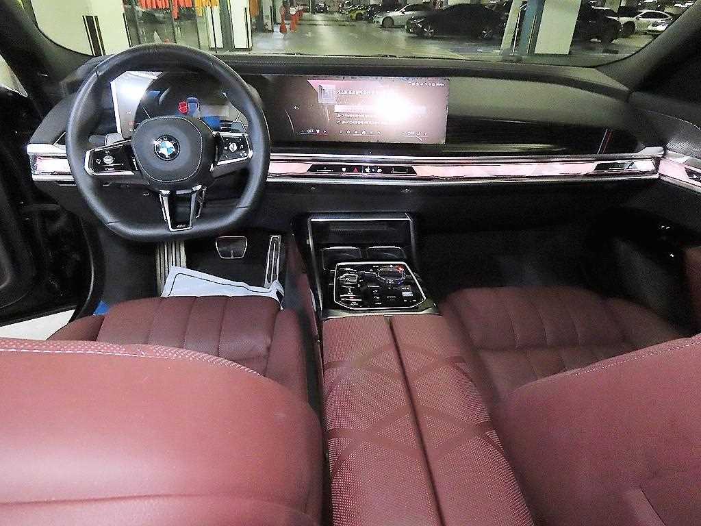 BMW 7 Series - Vista 10