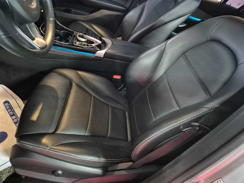 Mercedes Benz GLC Class - Vista 6