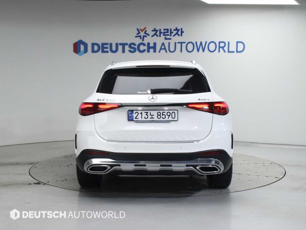 Mercedes Benz GLC Class - Vista 4