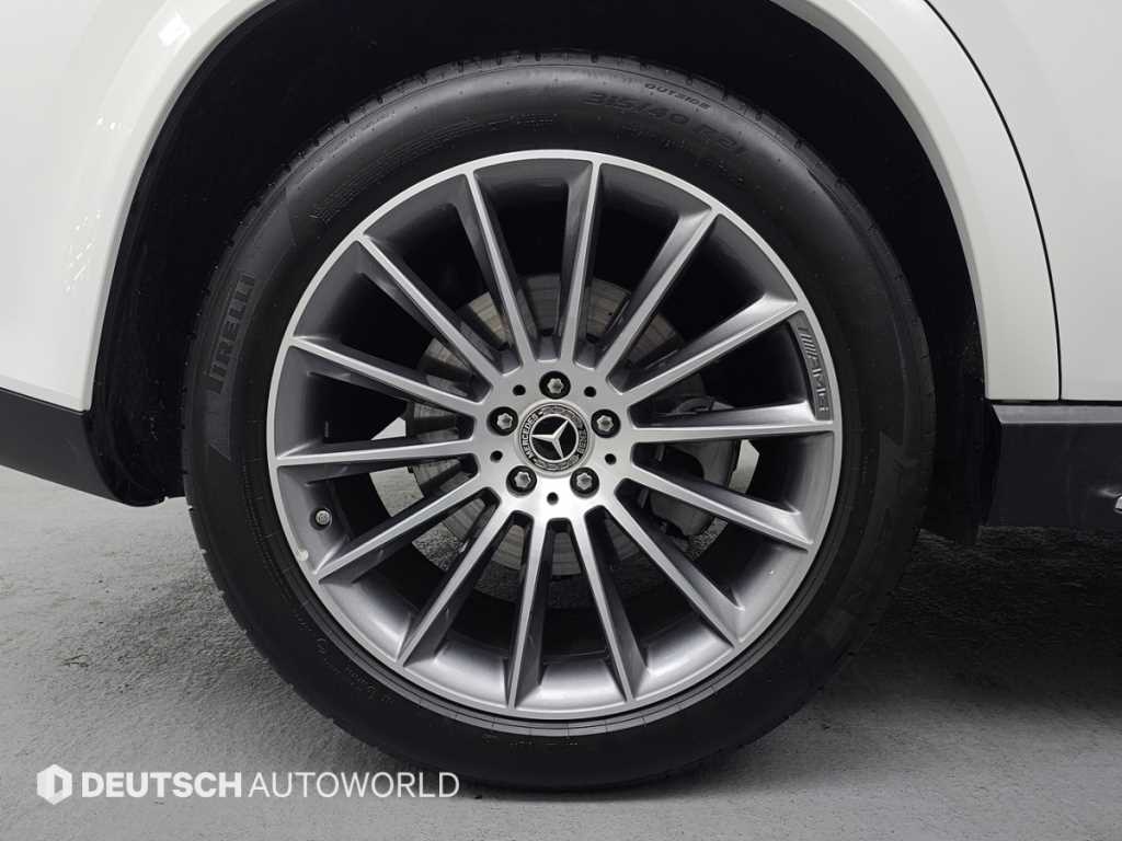 Mercedes Benz GLE Class - Vista 5