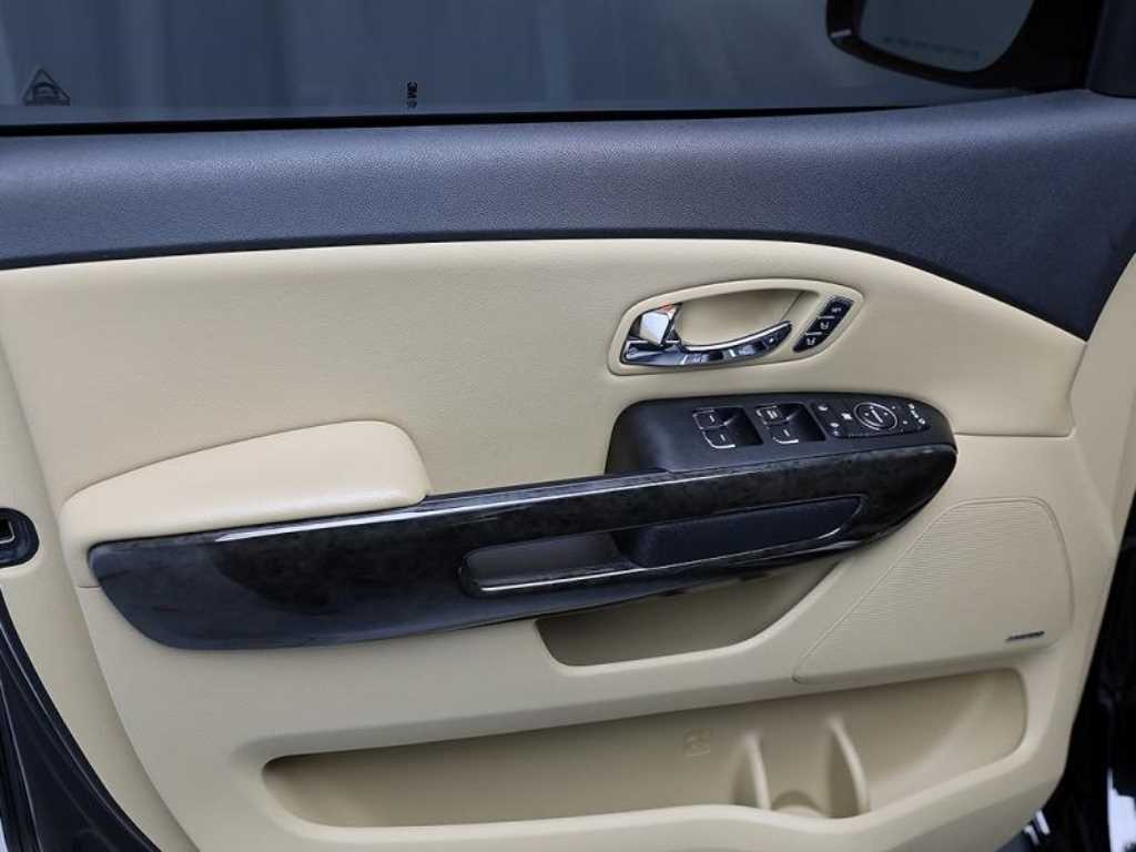 KIA Carnival - Vista 7