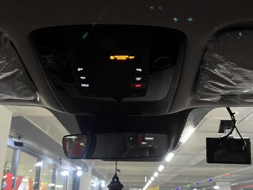 KIA Carnival - Vista 10