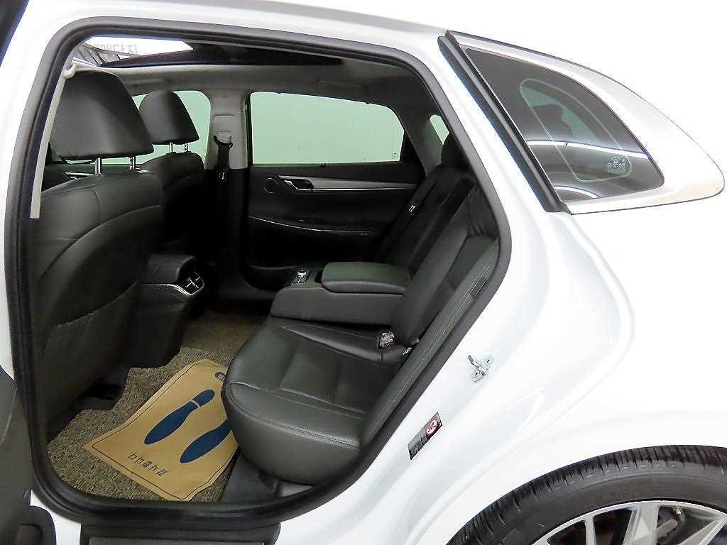 HYUNDAI Grandeur - Vista 6