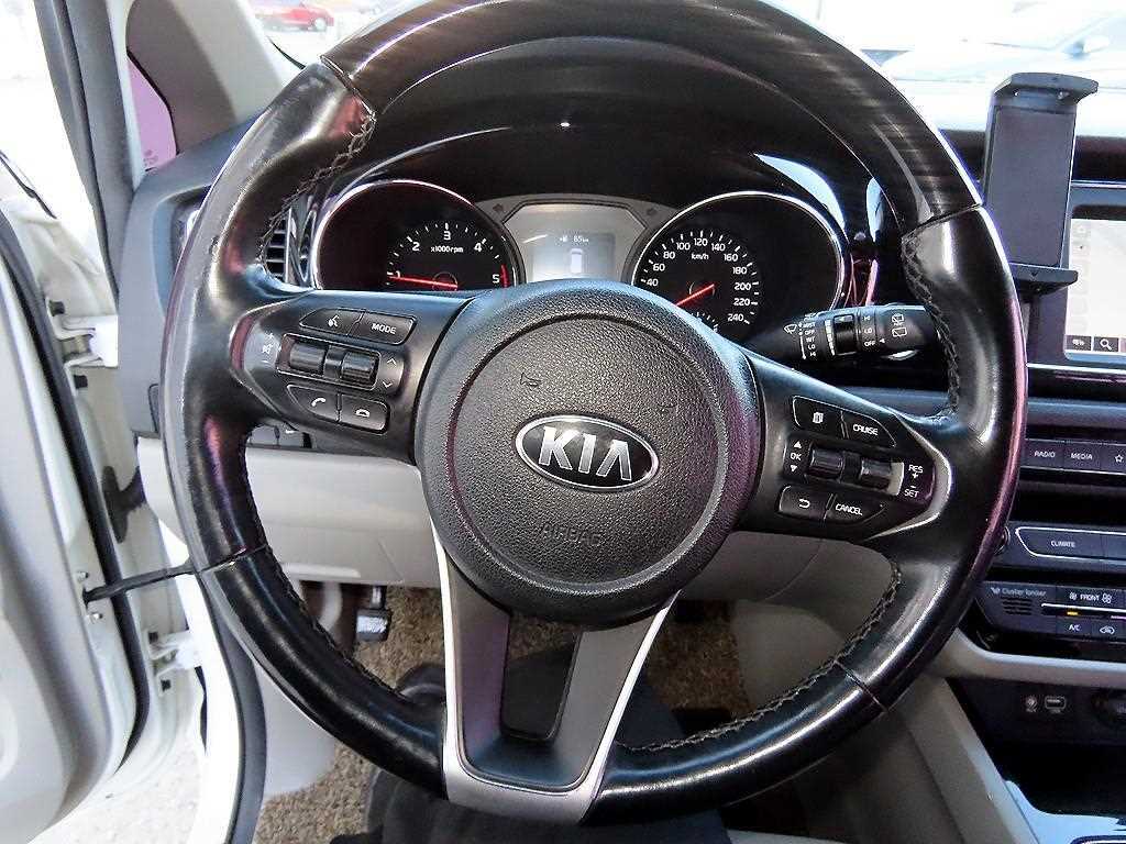 KIA Carnival - Vista 9