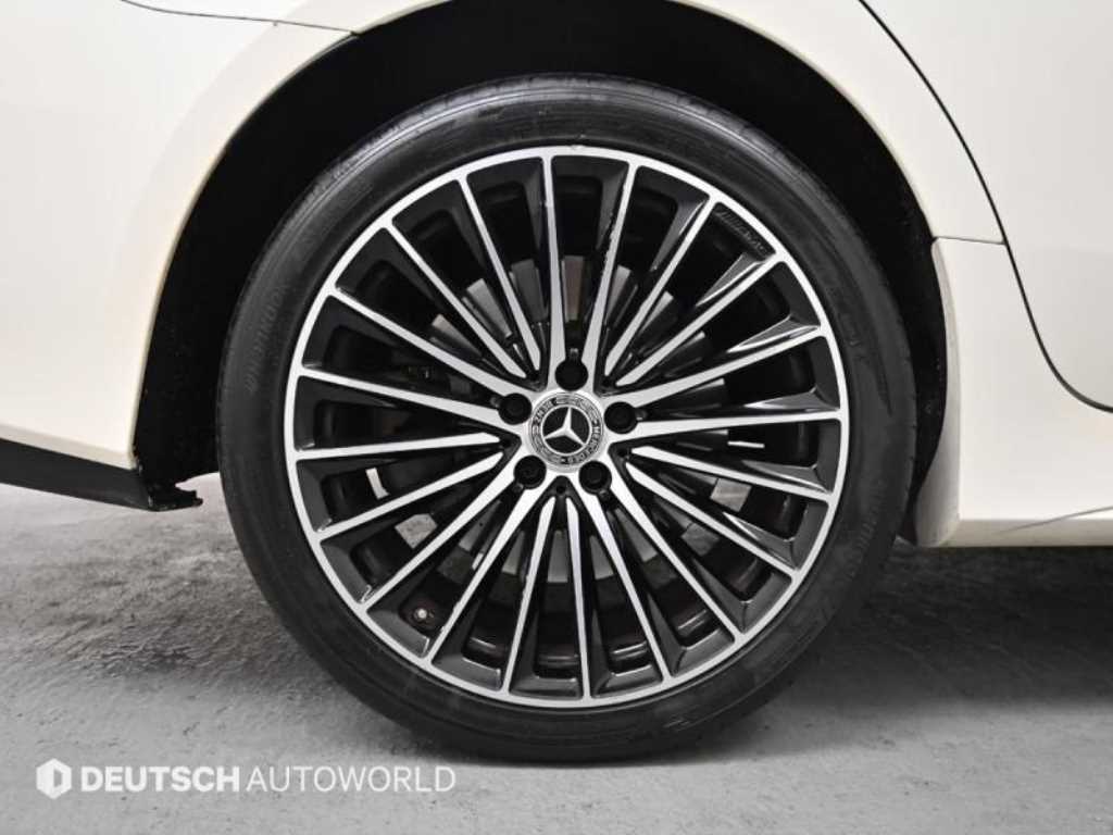 Mercedes Benz CLS Class - Vista 5