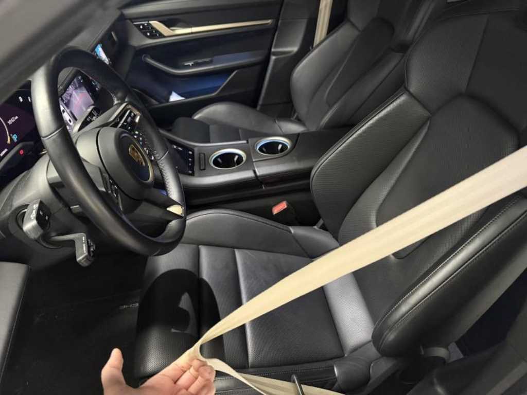 Porsche Taycan - Vista 8