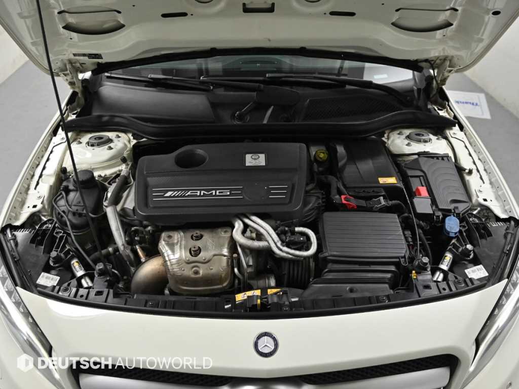 Mercedes Benz GLA Class - Vista 6