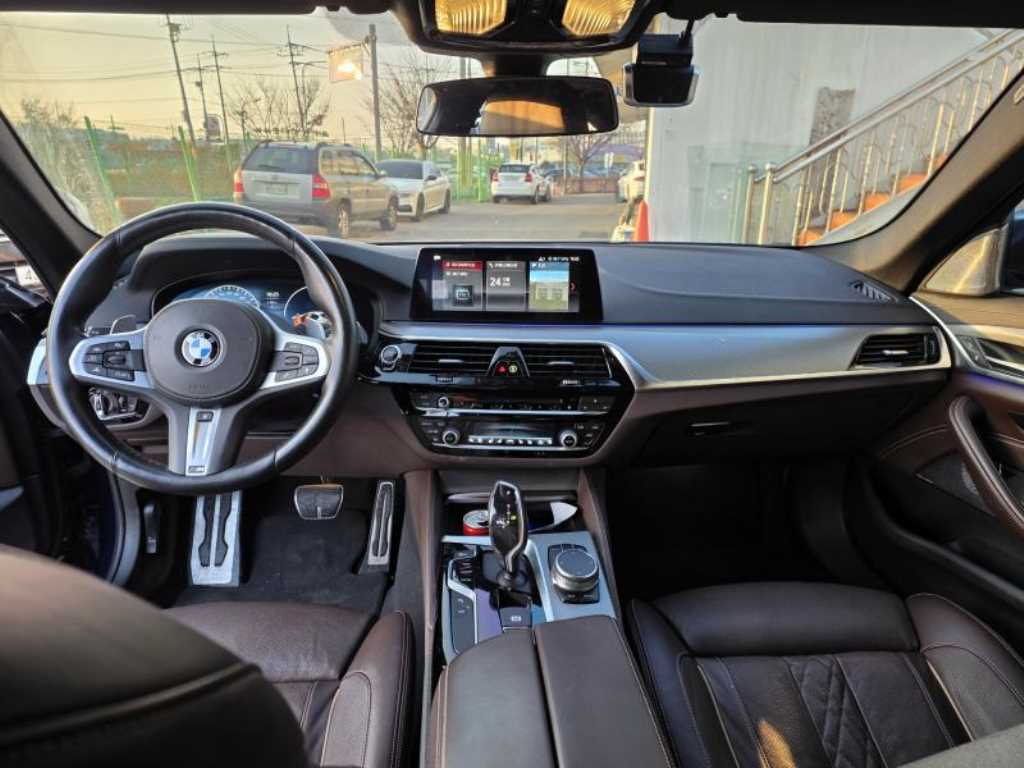 BMW 5 Series - Vista 5