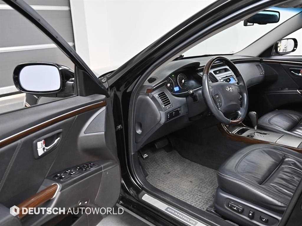 HYUNDAI Grandeur - Vista 11