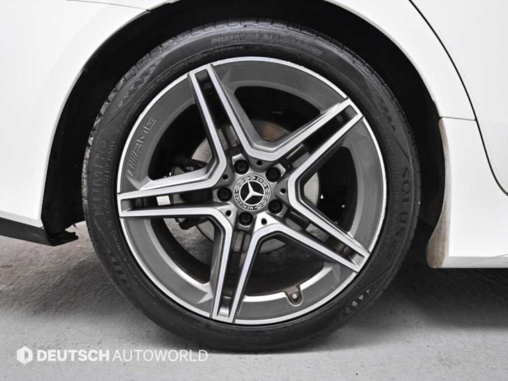 Mercedes Benz CLS Class - Vista 5