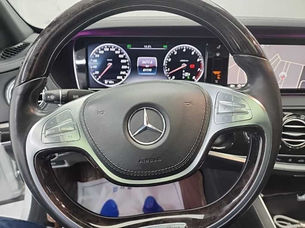 Mercedes Benz S Class - Vista 9