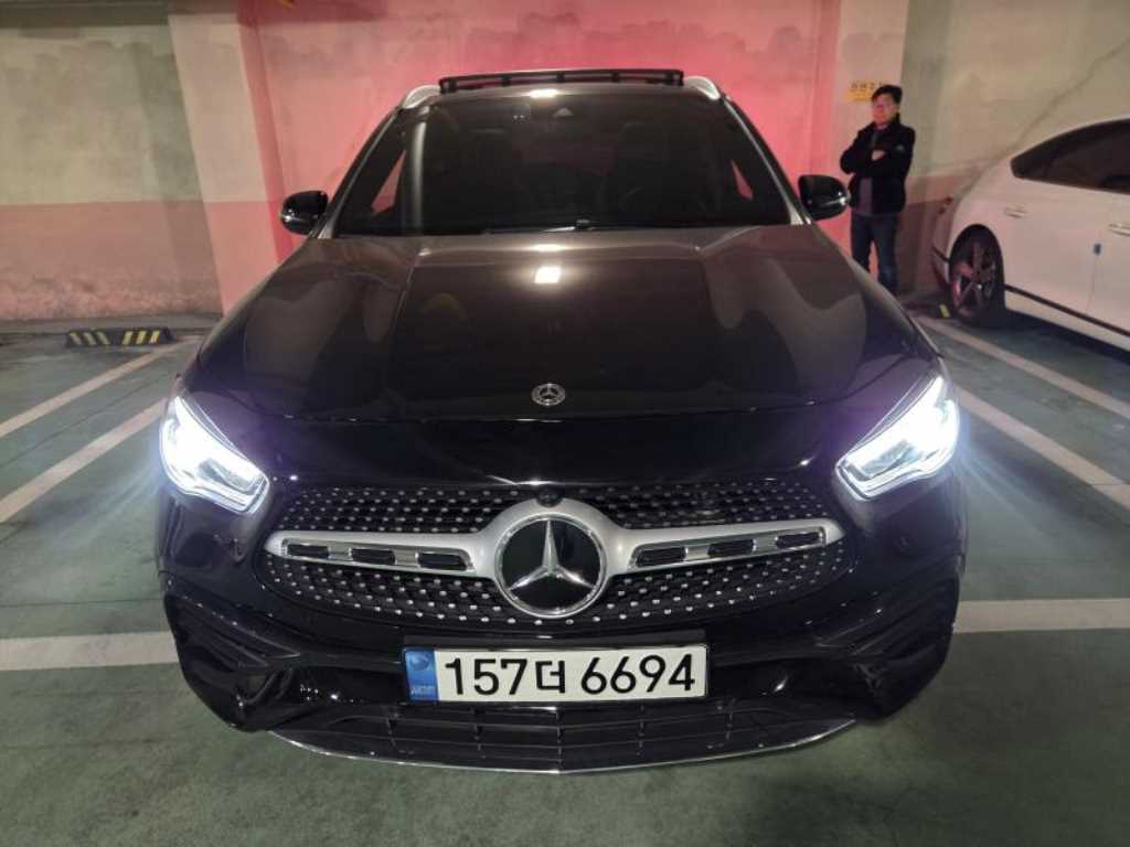 Mercedes Benz GLA Class 2020 Negro - Importación desde Corea - HF Imports Iquique - Foto 1