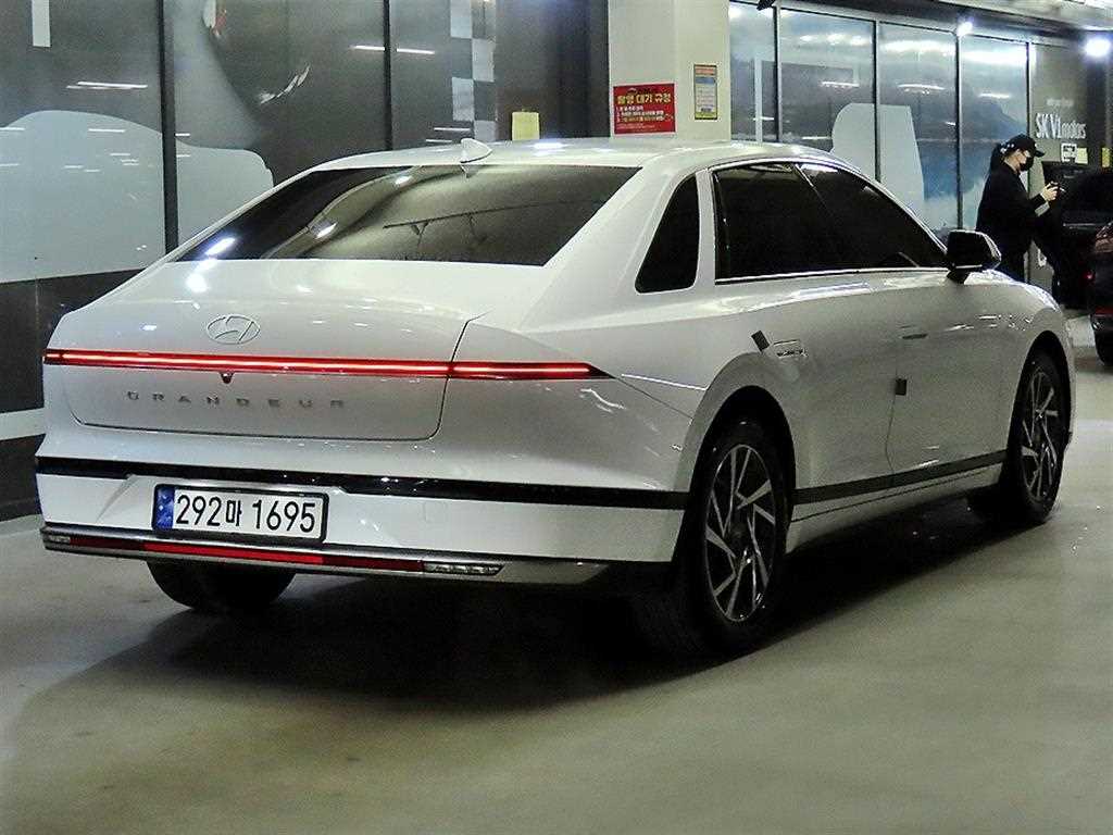 HYUNDAI Grandeur - Vista 4