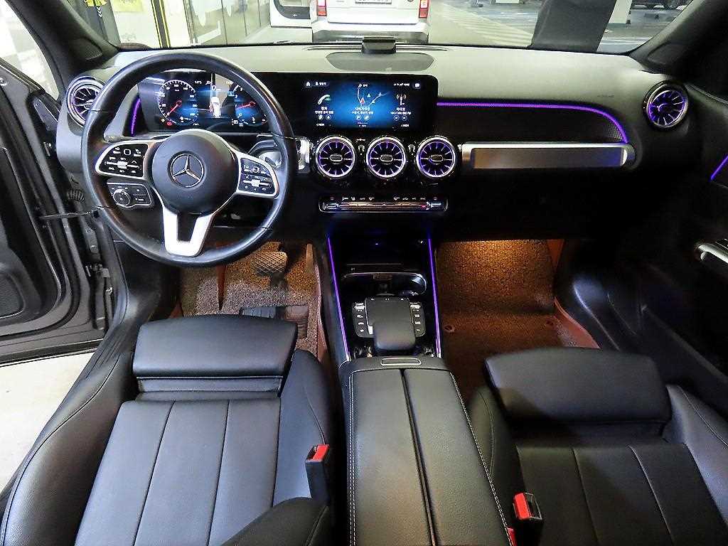 Mercedes Benz GLB Class - Vista 10