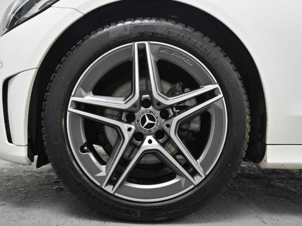 Mercedes Benz C Class - Vista 5