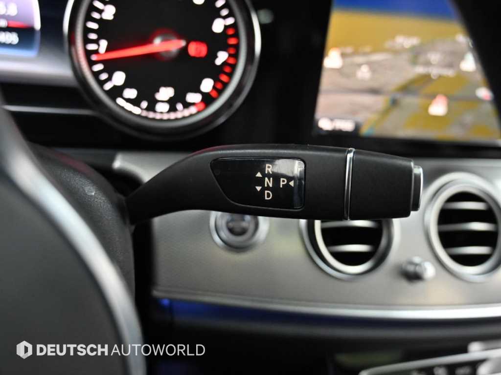 Mercedes Benz E class - Vista 9