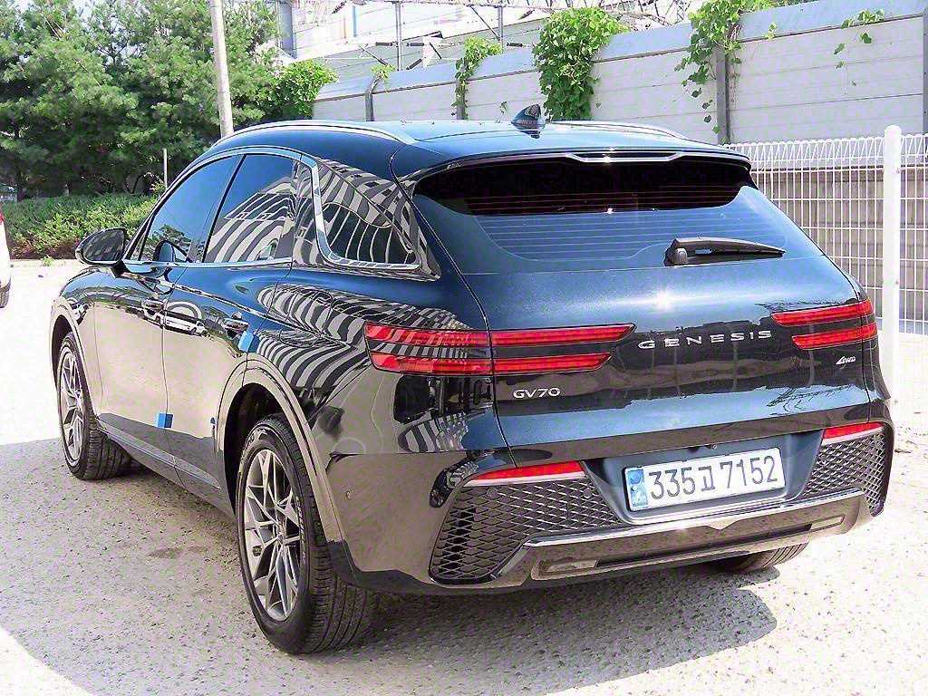 Genesis GV70 - Vista 3