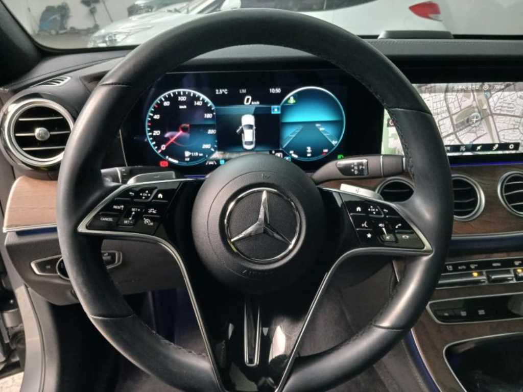 Mercedes Benz E class - Vista 11