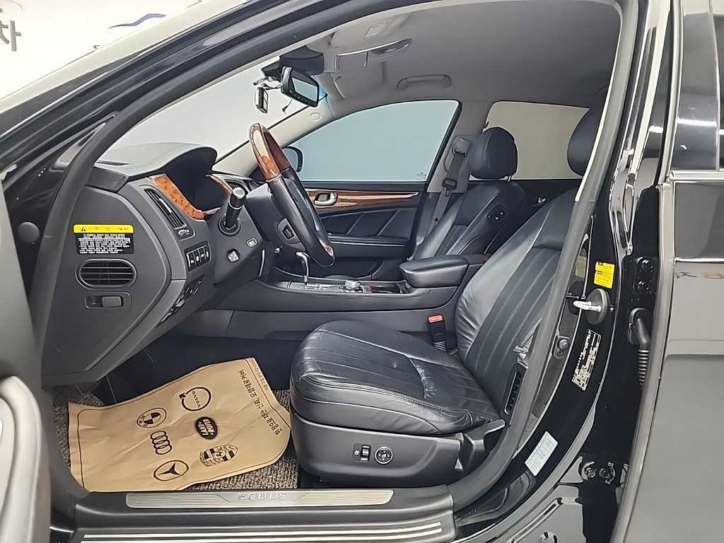 HYUNDAI Equus - Vista 11