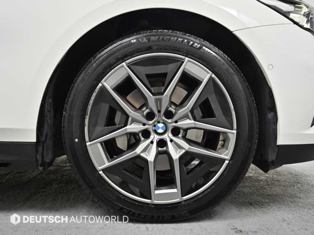 BMW 5 Series - Vista 5