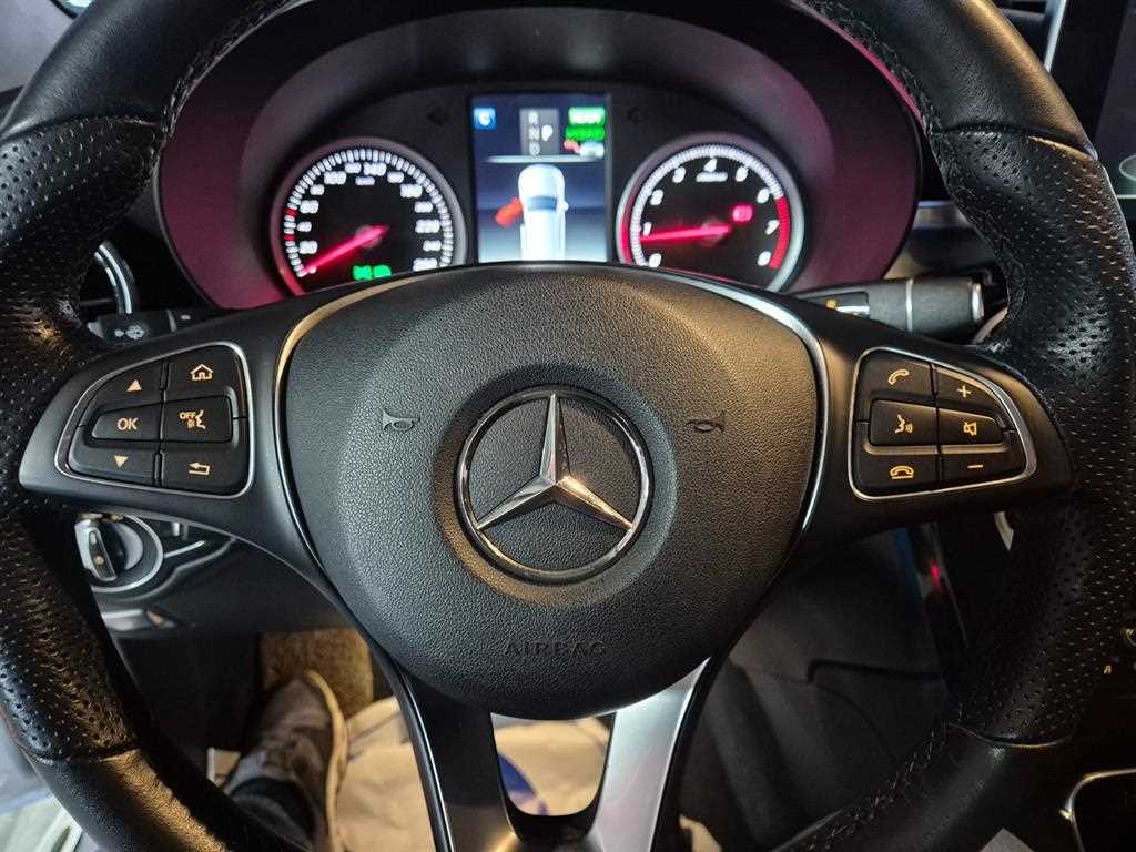 Mercedes Benz GLC Class 2019 Plateado - Importación desde Corea - HF Imports Iquique - Foto 13