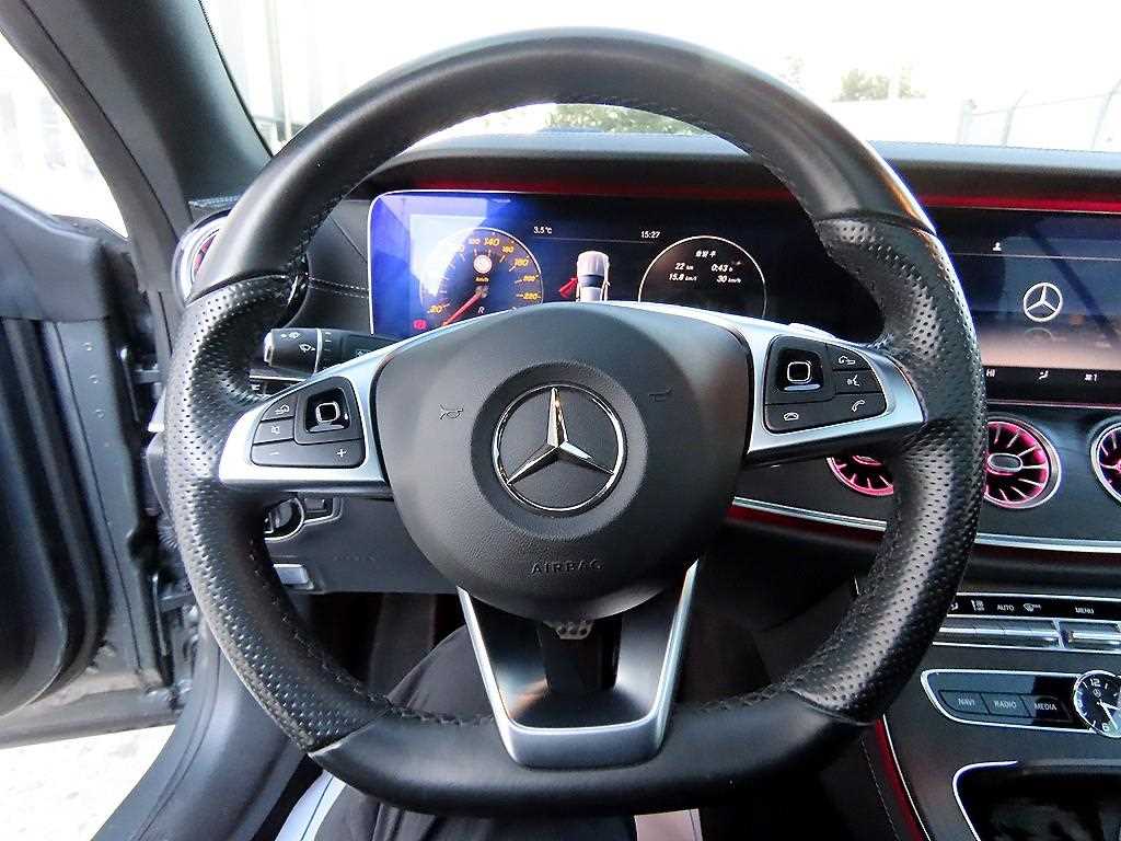 Mercedes Benz E class - Vista 8