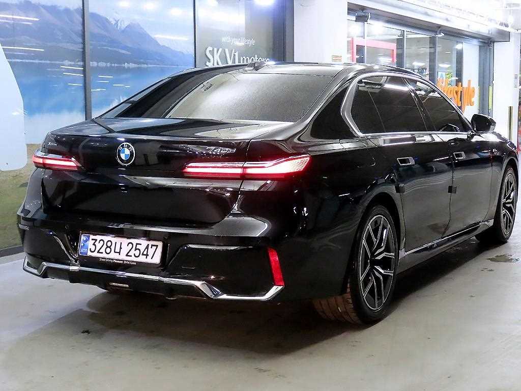 BMW 7 Series - Vista 4