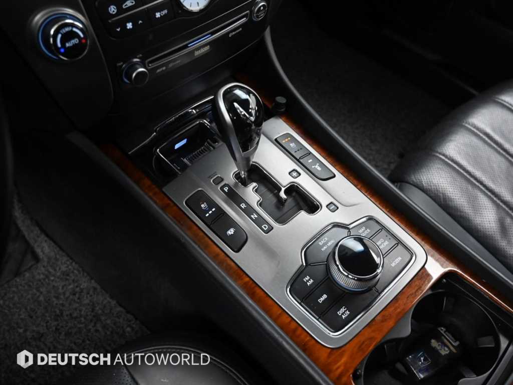 HYUNDAI Equus - Vista 9