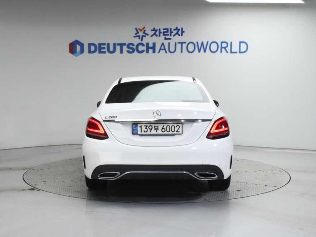 Mercedes Benz C Class - Vista 4