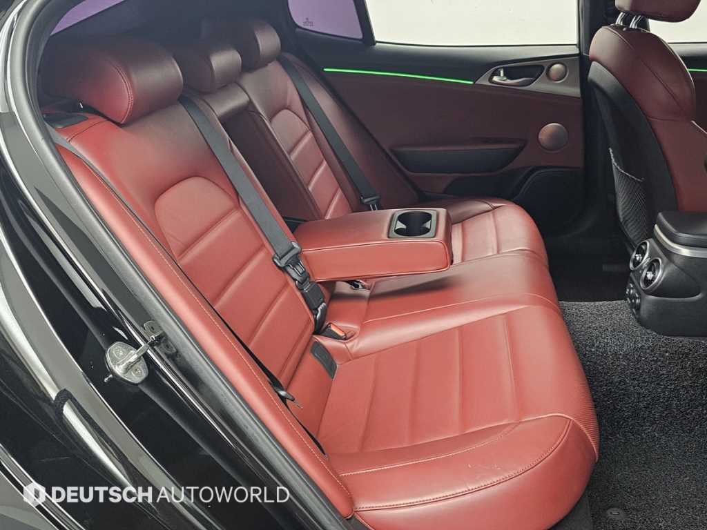 KIA Stinger - Vista 12