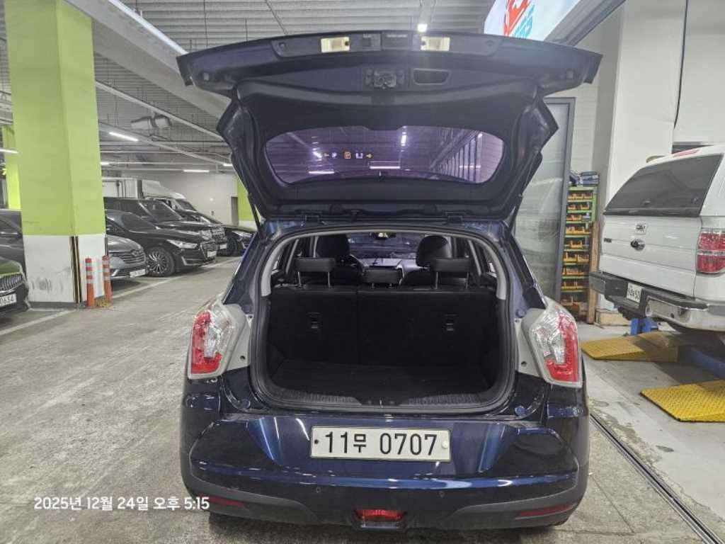 Ssangyong Tivoli 2016 Azul - Importación desde Corea - HF Imports Iquique - Foto 13