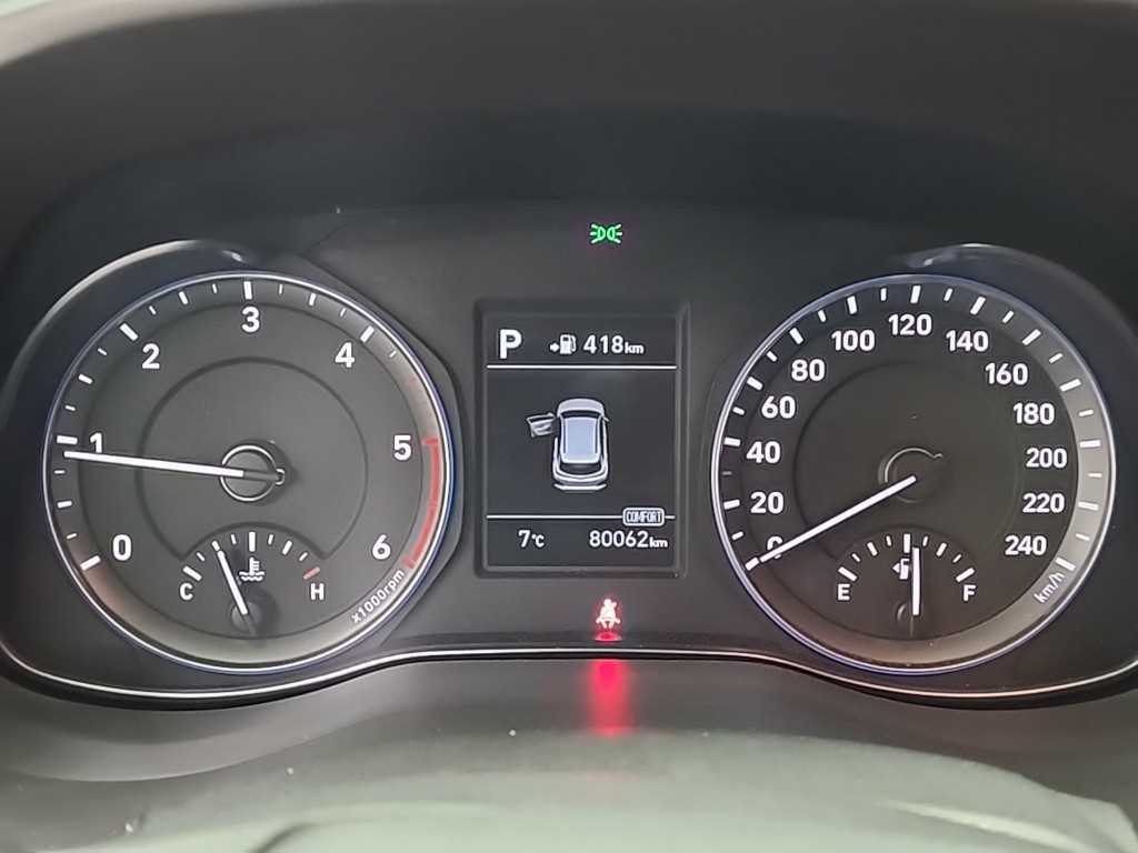 HYUNDAI Kona - Vista 6