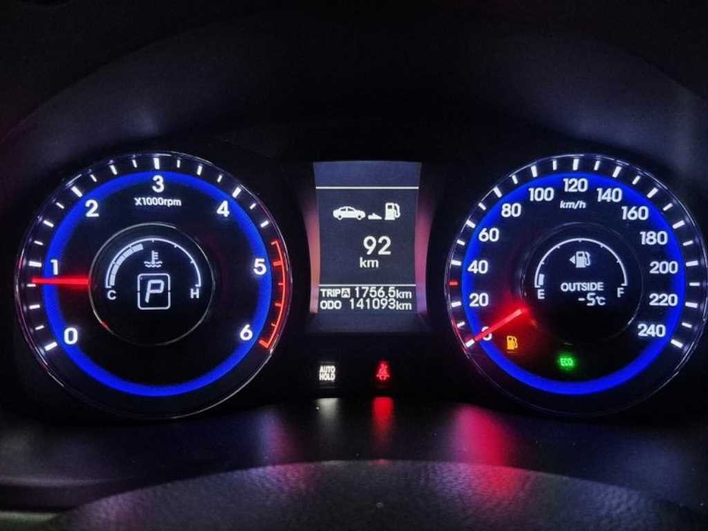 HYUNDAI i40 - Vista 9