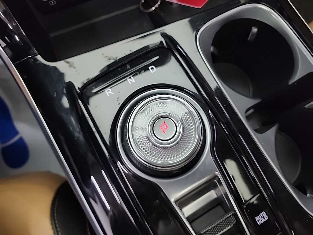 KIA Carnival - Vista 8