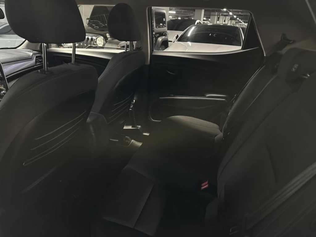 Ssangyong Tivoli - Vista 12