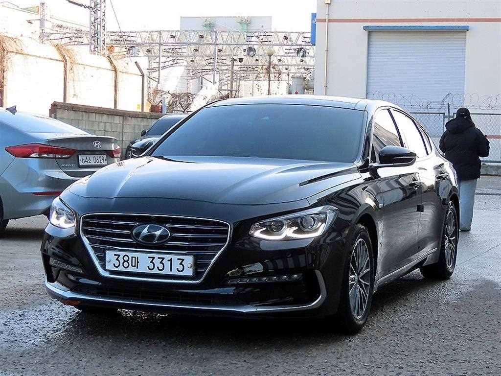 HYUNDAI Grandeur - Vista 2